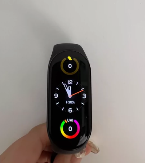 小米手环6 99新 只带过两次 不是nfc...