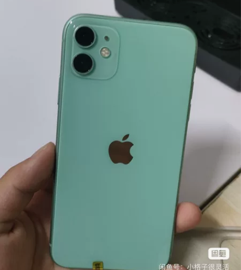 苹果11 64g  国行 成色有磕划痕见图...