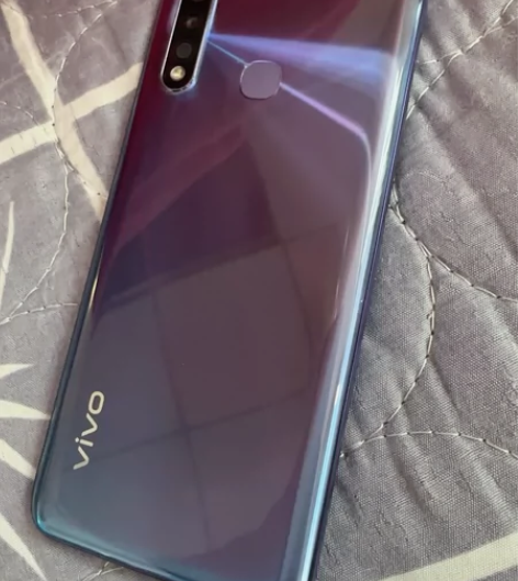 出自用的vivoy5s，只有轻微使用痕迹，...