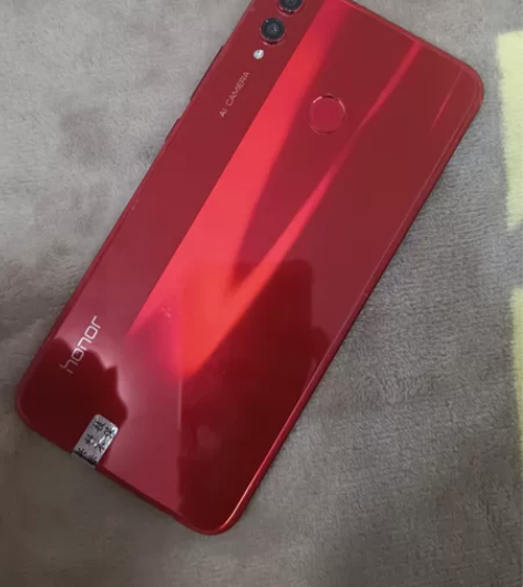 荣耀8x 6+128 外观如图 图片为实拍...