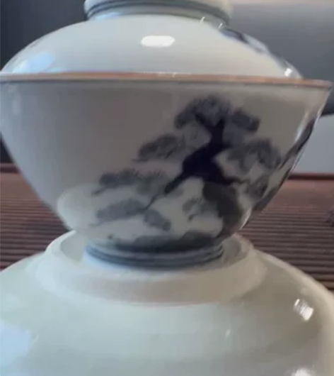 日本回流 手绘青花老盖碗  作者不详 款不...