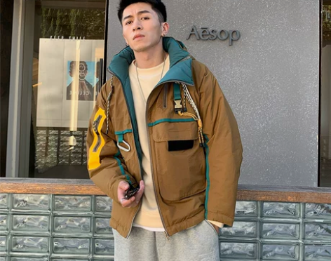 工装羽绒服男士连帽2021年新款爆款潮牌帅...