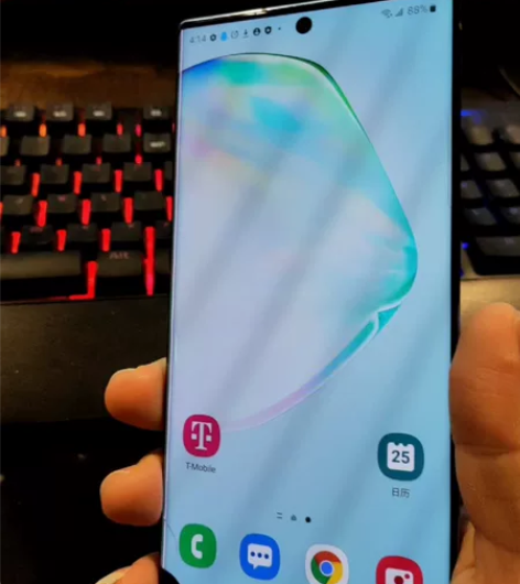 三星note10 +  256存储。屏幕显...