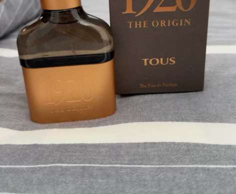 tous1920香水 9.9新 用过两次盒...