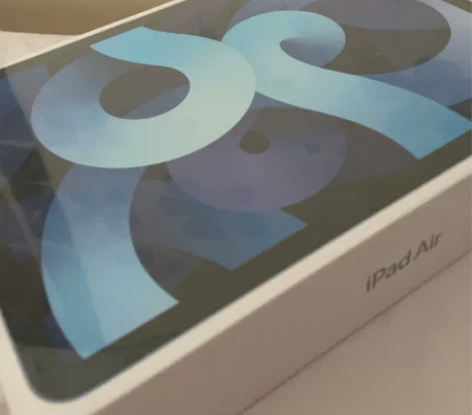 全新iPad Air 4代,64GB,天蓝...