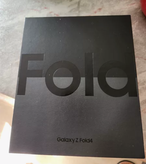 三星fold4 过年送礼的机器 国行专卖...