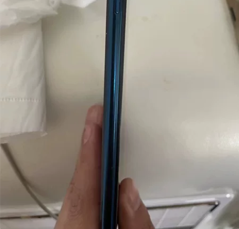 vivo y3。再屏不知道怎么裂了,内屏没...