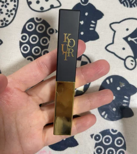 小金条口红全新未使用过,胡萝卜色1支、赤茶...