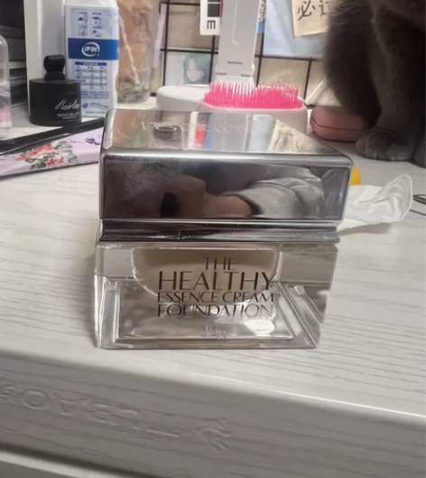 PF粉霜粉底 高三的时候买的第一瓶底妆 ...