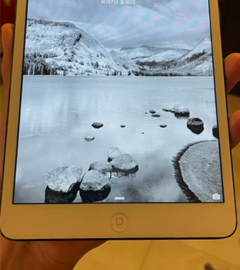 初代ipad mini。四边角都有磕碰。原...