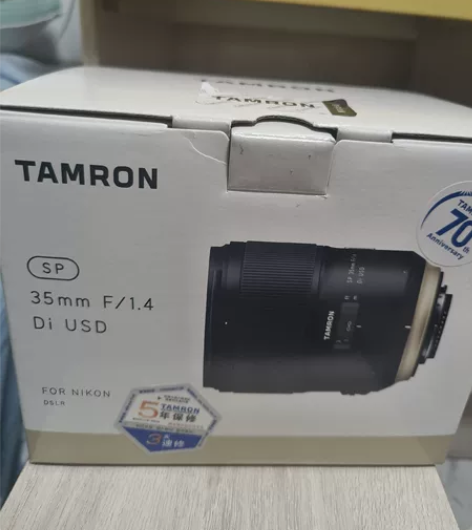 过完年缺钱了，低价转腾龙 35/1.4镜头...