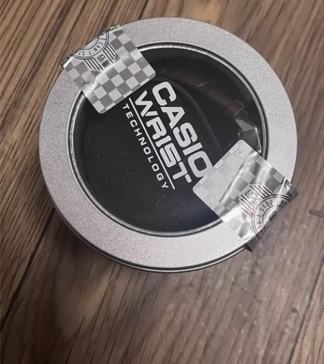 刚买的卡西欧小方表 一次没戴过 全新 要的...