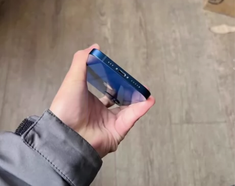 精品 iPhone 12 美版自用卡贴64...