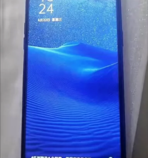 Oppo R15x 屏幕尺寸:6.4英寸C...