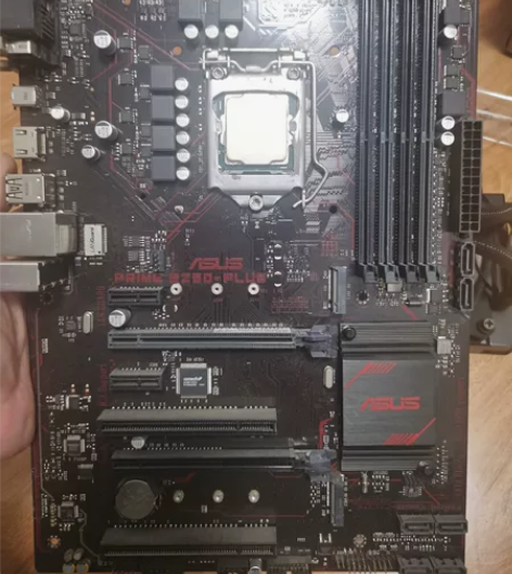 华硕b250主板没有cpu，主板成色如图，...