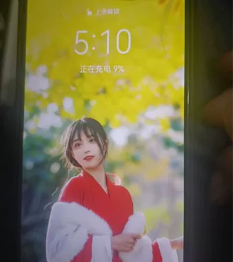 荣耀play3,4十64的,屏碎了,触摸正...