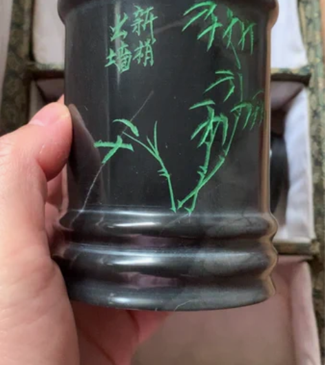 灵璧磬石雕,七八十年代的礼品盒,仅剩下笔筒...