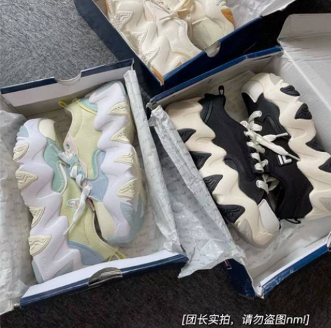 斐乐海星  三个颜色  黑白色  冰蓝色 ...