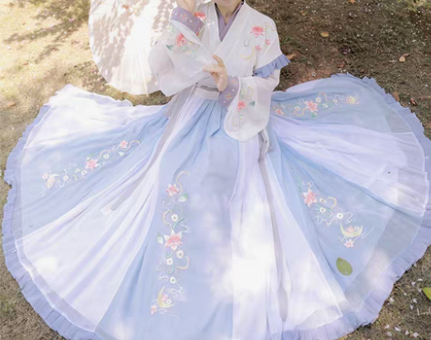 转卖包邮，送发簪，便宜出，海棠汉服女正品原...