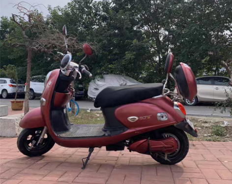 阿米尼锂电电动车 实拍图片,成色很新,车子...