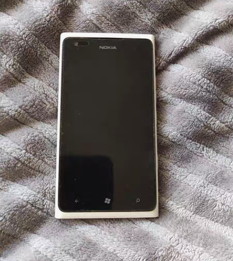 无法开机 nokia lumia 900 ...
