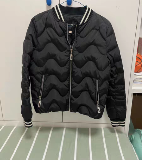 包邮CCDD 短款棒球羽绒服，商场购买，买...