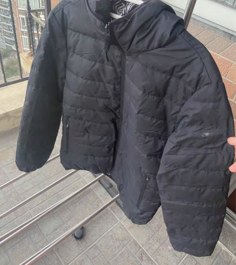 鸿星尔克羽绒服,还挺暖和的,买的时候499...
