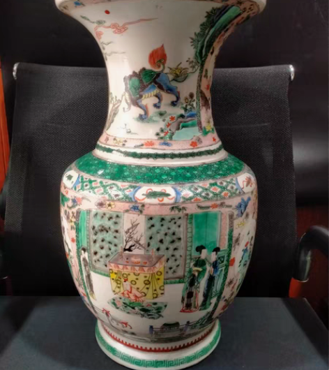 瓷器，清代五彩花瓶一个，东西完美 感兴趣的...