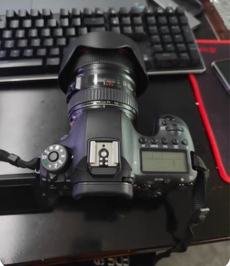 95新,佳能6D2 24-105 一代镜头...