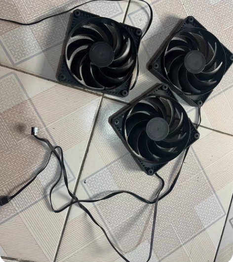 包邮自用两三个月的,后面机箱换全白的就出手...