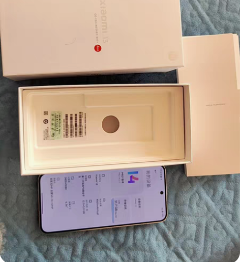 小米13,12+256没有磕碰划痕 感兴趣...