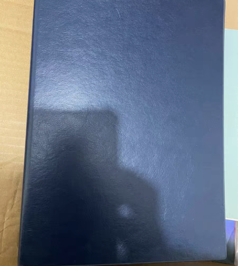 得力A4加厚牛皮笔记本,全新无痕迹,可用其...