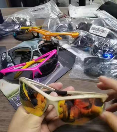 骑行跑步户外运动眼镜看视频就懂，捡漏吧，防...