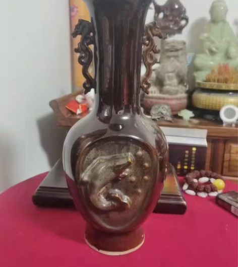 宜兴美陶赏瓶一个,七八十年代创汇时期烧制的...