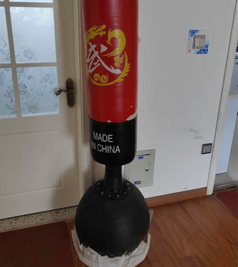 室内拳击沙袋出售,底座是装水的。有需要的带...