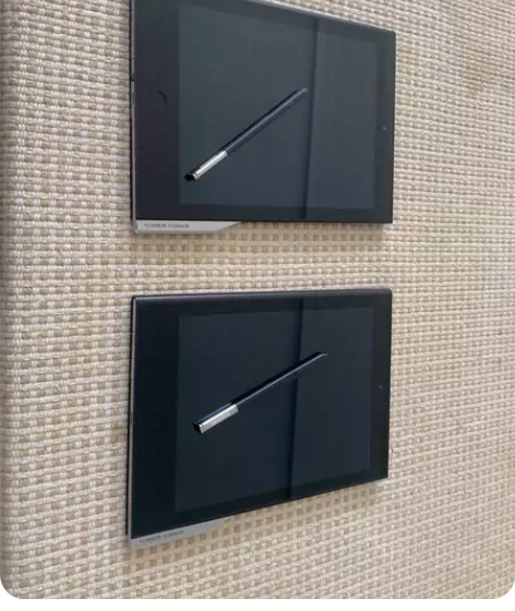 出两台e人e本t12m 机器应该是公司定制...