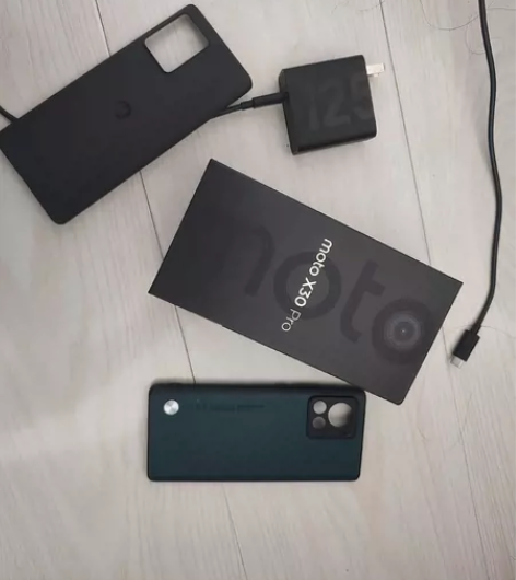 摩托罗拉x30pro,黑色12+256,去...