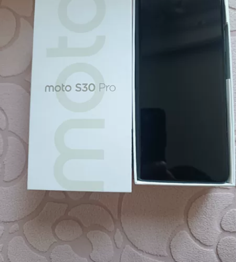 摩托罗拉moto S30 Pro 黄金曲面...