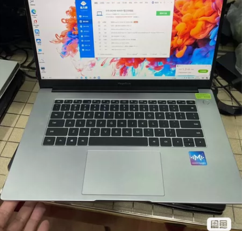 华为荣耀15寸 独立显卡笔记本99 成新,...