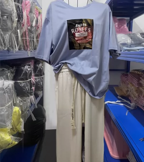 实体店难做不开了,几百件衣服亏本清仓18元...