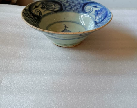 青花碗……清代的青花碗,年份应该到嘉道了,...