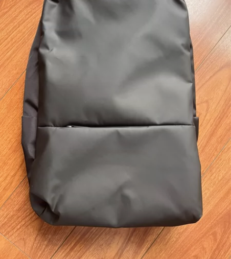 品牌型号:小米商务双肩包(绝对全新)具体尺...