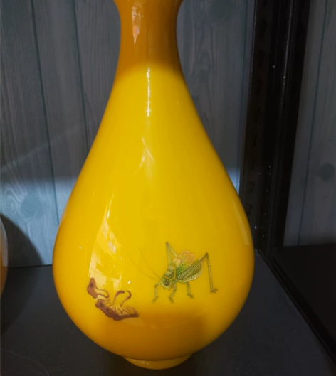 机油黄雕刻玉壶春瓶，是送亲朋好友的最佳礼品...