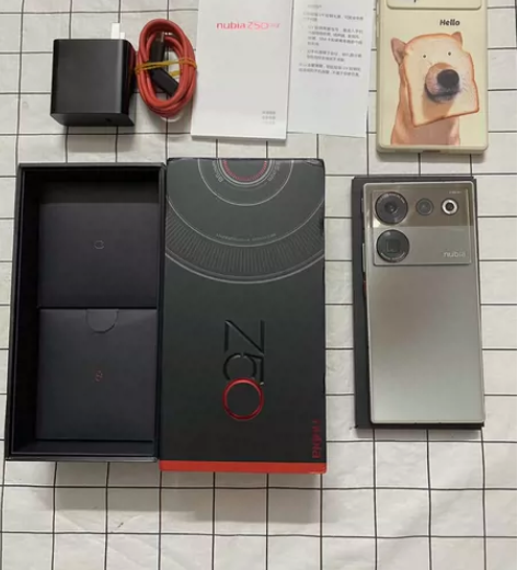 努比亚z50ultra 12+256 手机...
