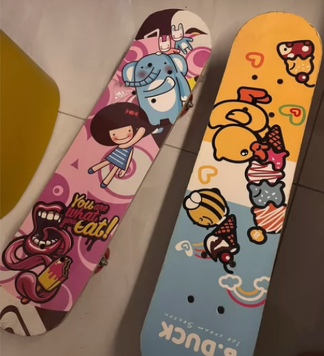 儿童滑板车，孩子不玩，八成新，小黄鸭在户外...