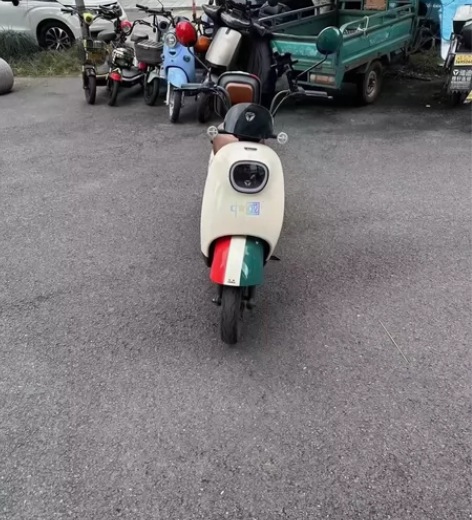 杭州同城转手一台新国标二手电瓶车,车子带黄...