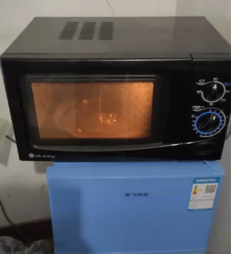 LG微波炉,可送货上楼。机械式,玻璃转盘,...